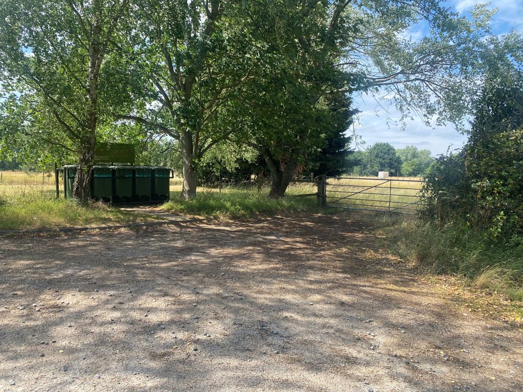 Property photo 3 of 6