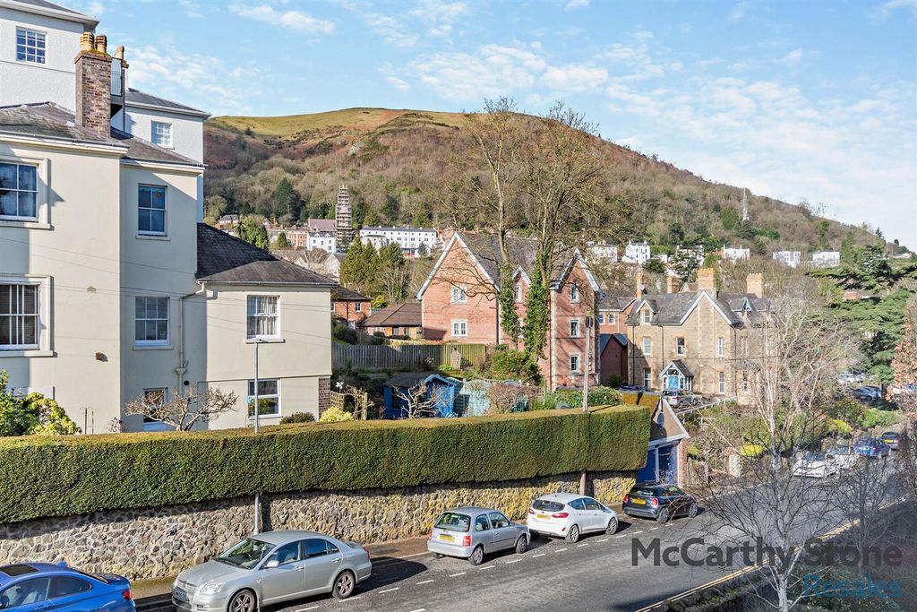 Property photo 1 of 15 8637449-Exterior01-800.Jpg
