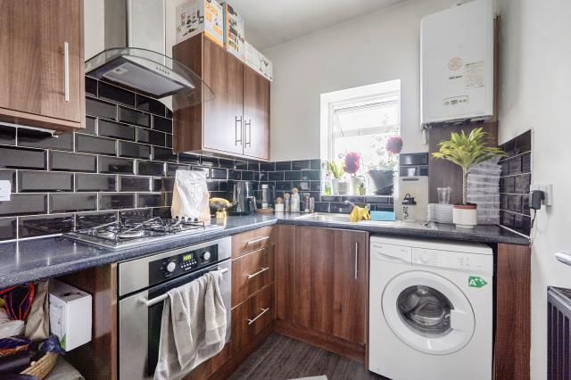 Property photo 3 of 14 Kitchen
