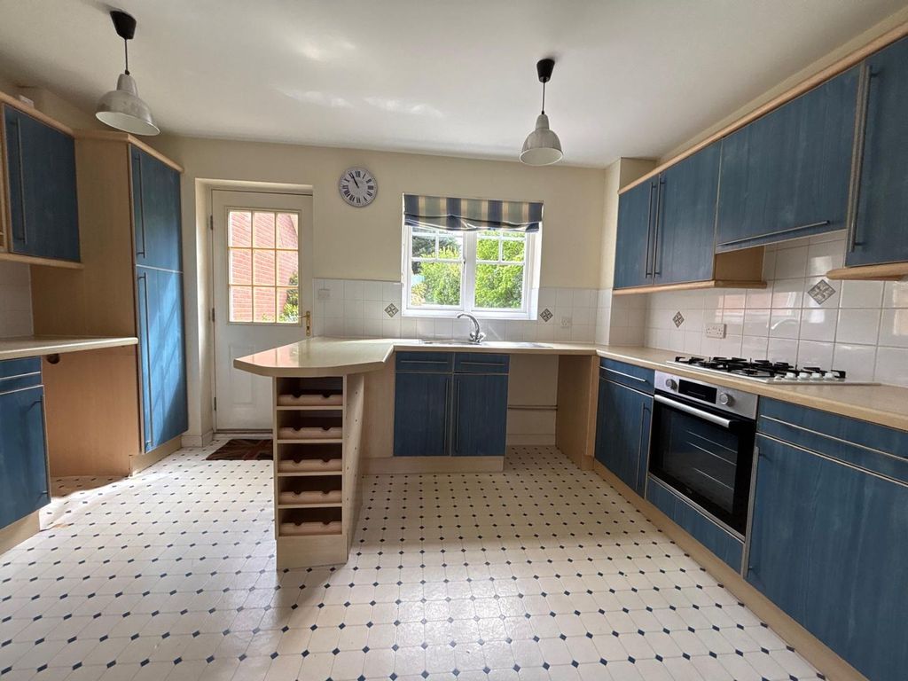 Property photo 3 of 13