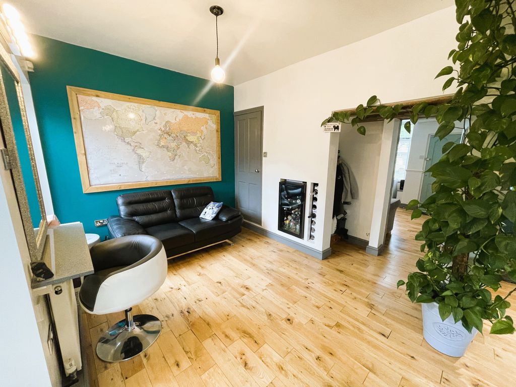 Property photo 3 of 35