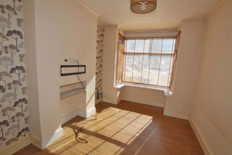 Property photo 2 of 11 Lounge