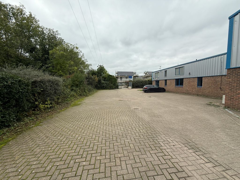 Property photo 2 of 9 20251010_103635847_Ios.Jpg