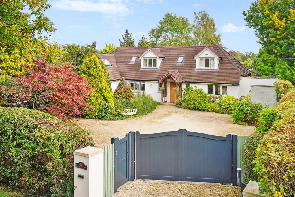 Property photo 1 of 25 Front Driveway