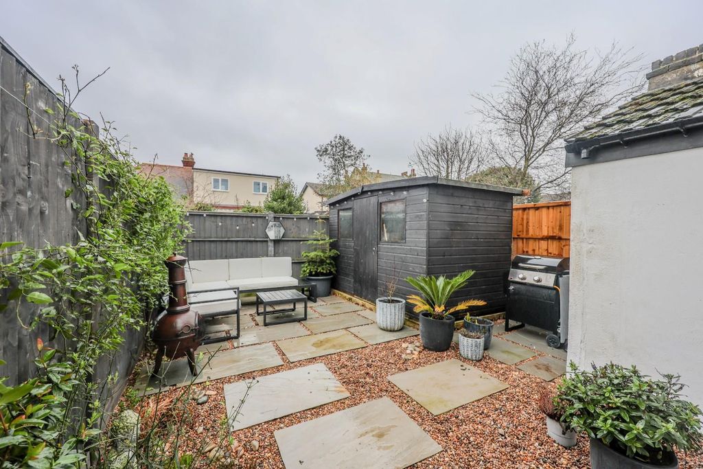 Property photo 3 of 19