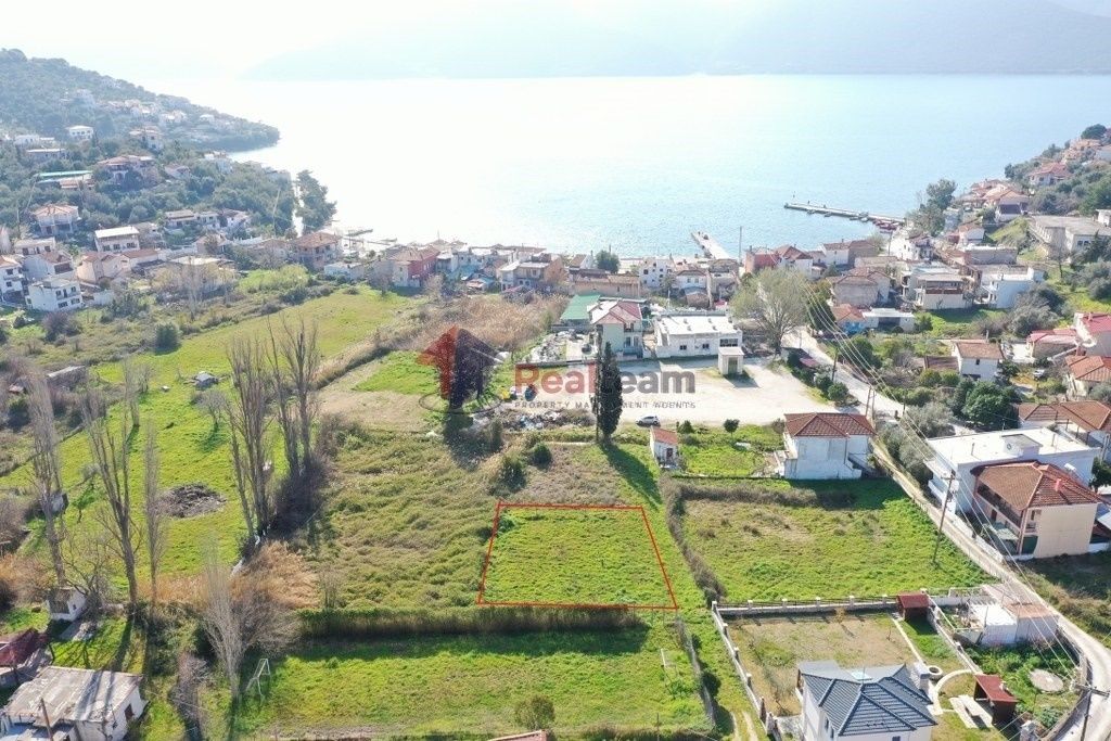 Property photo 2 of 25