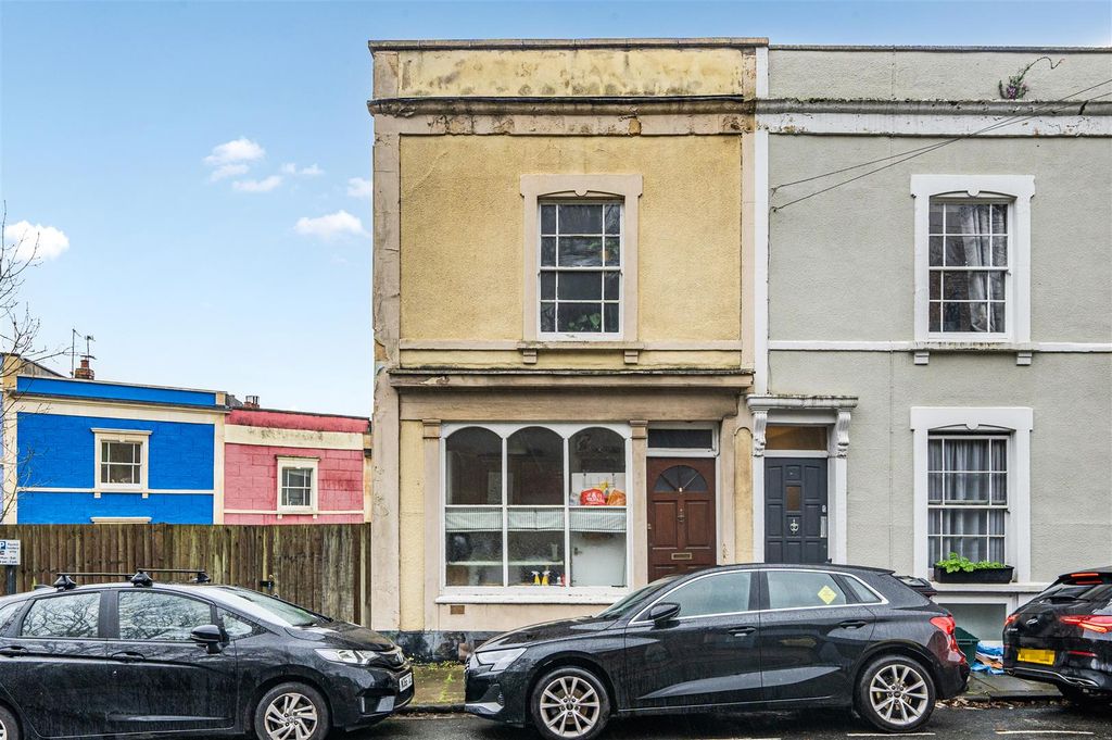 Property photo 3 of 12 1380914-19-6914865B60548.Jpg