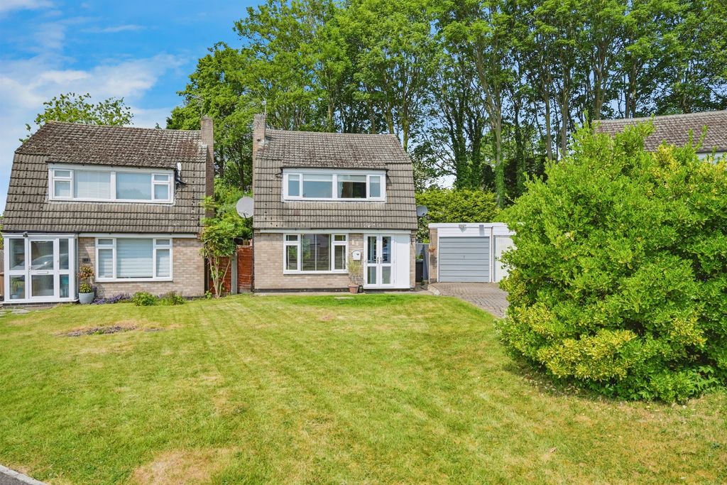 Property photo 1 of 16 External
