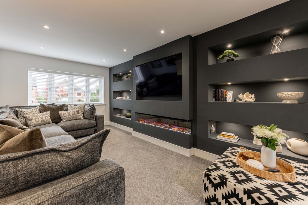 Property photo 2 of 31