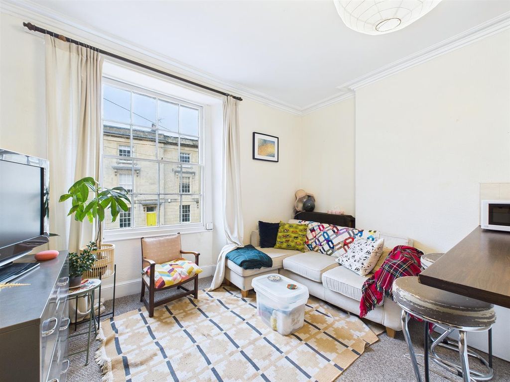 Property photo 2 of 21 2 - 4 Storey Residential Invetsment.Jpg