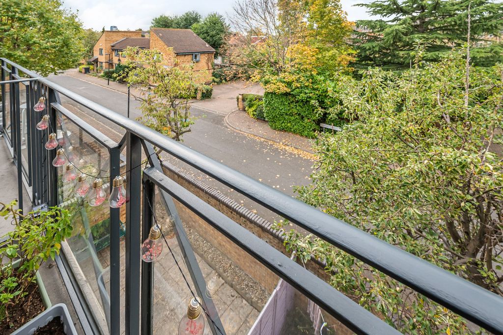 Property photo 2 of 20