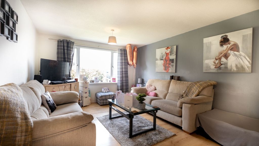 Property photo 3 of 20