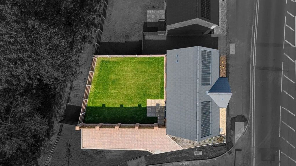 Property photo 2 of 14