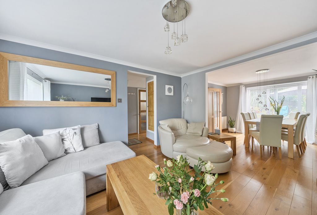 Property photo 3 of 12 1331036-20-688cc0...