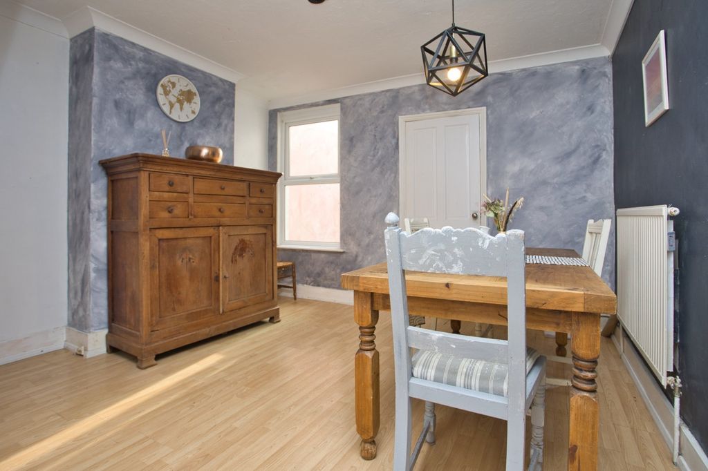 Property photo 3 of 11 Picture 3