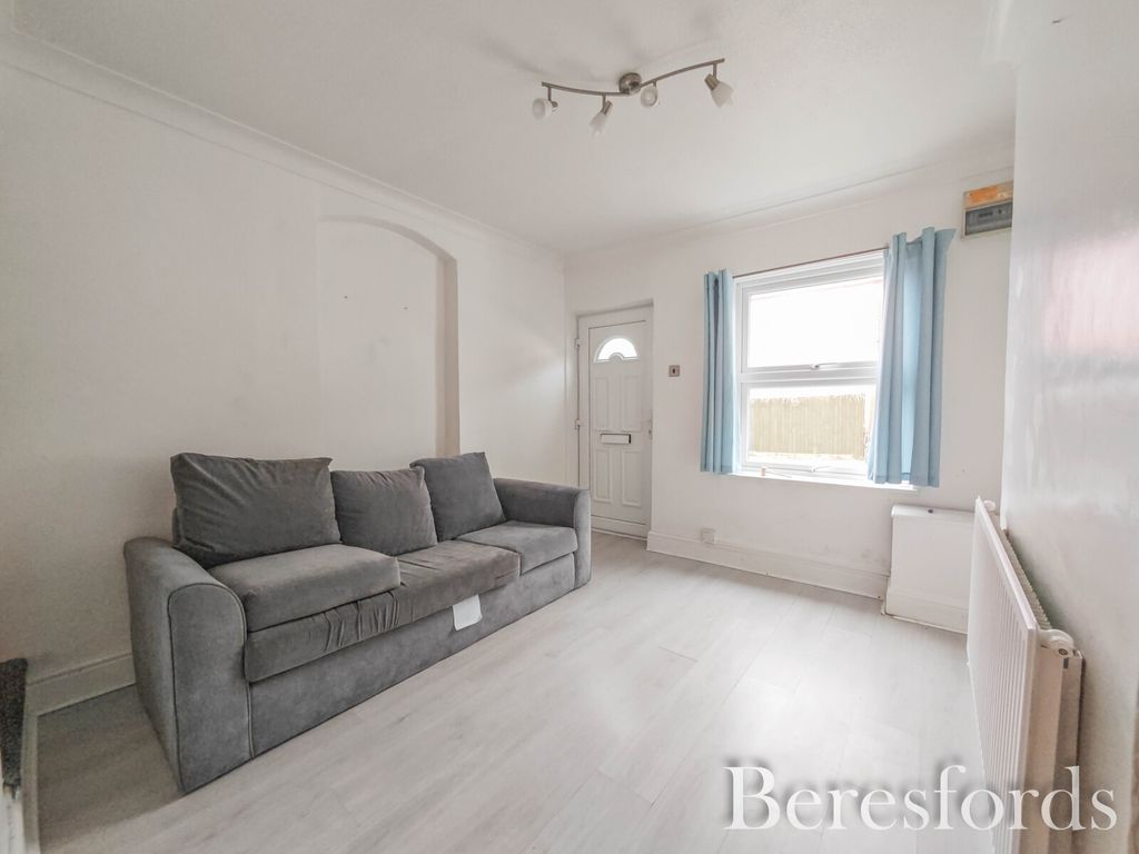 Property photo 2 of 8 Picture No. 21