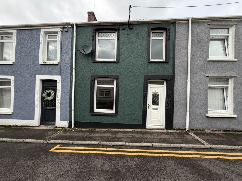 Property photo 1 of 18