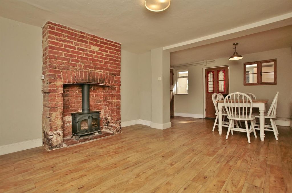 Property photo 3 of 18