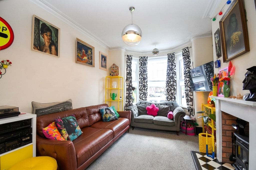Property photo 2 of 18