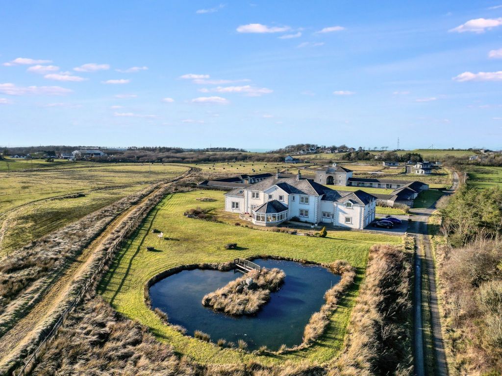 Property photo 3 of 67