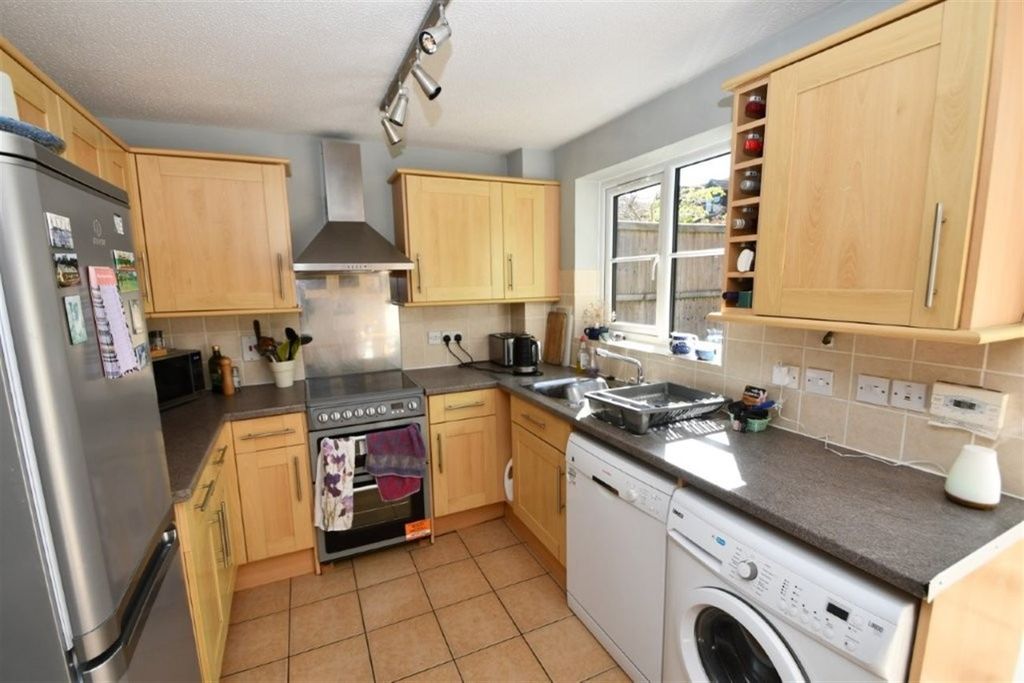 Property photo 2 of 5 Kitchen