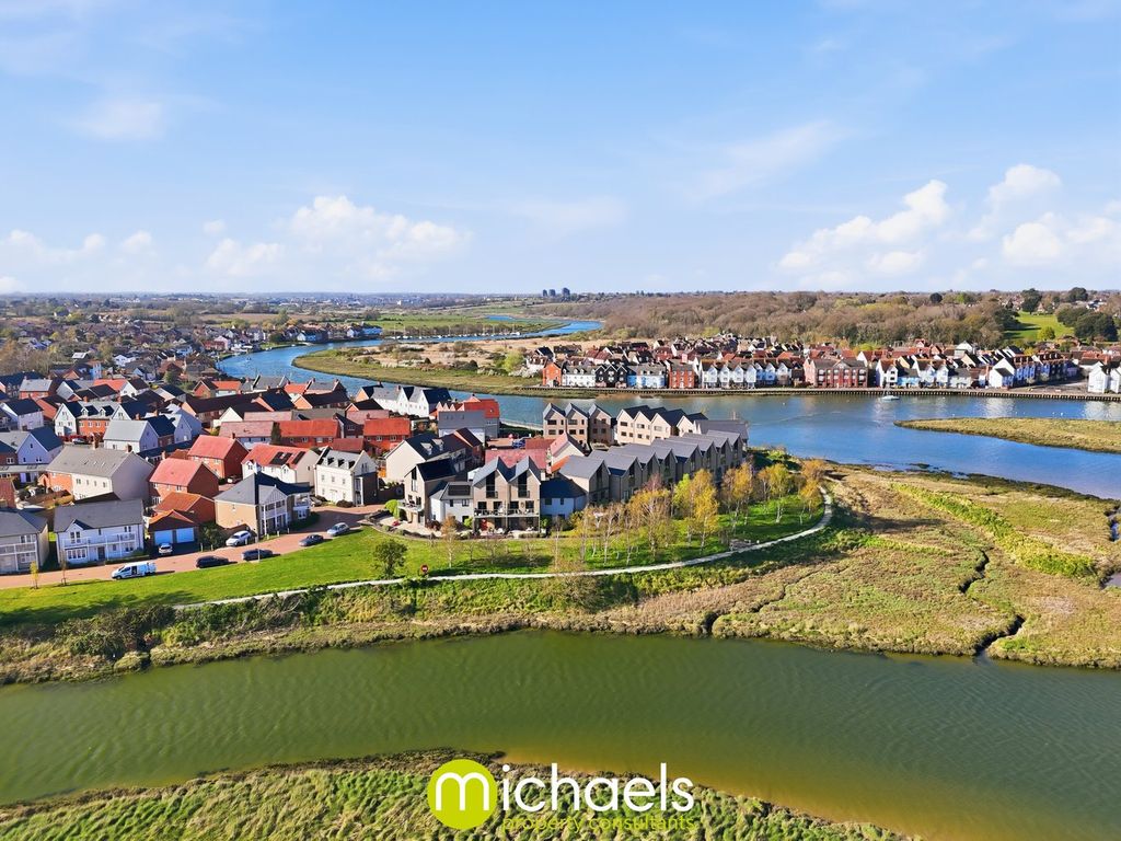 Property photo 3 of 35