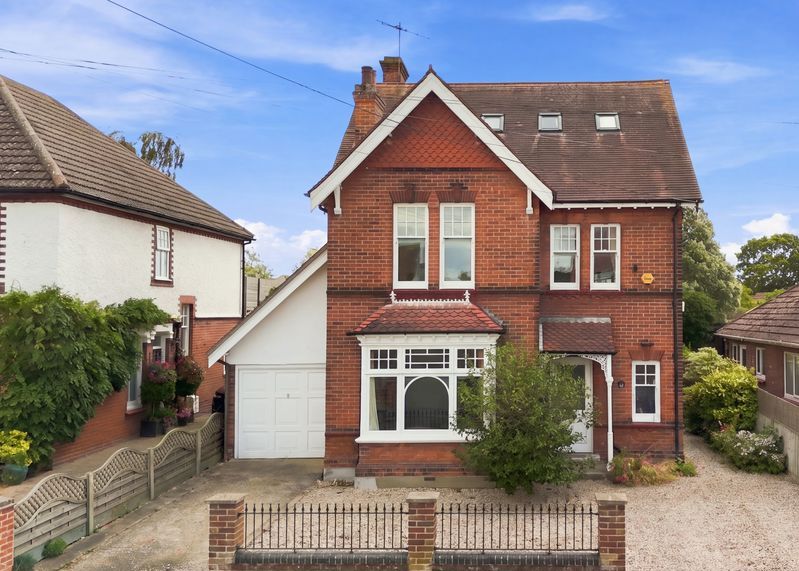 Property photo 1 of 28 Regent Road