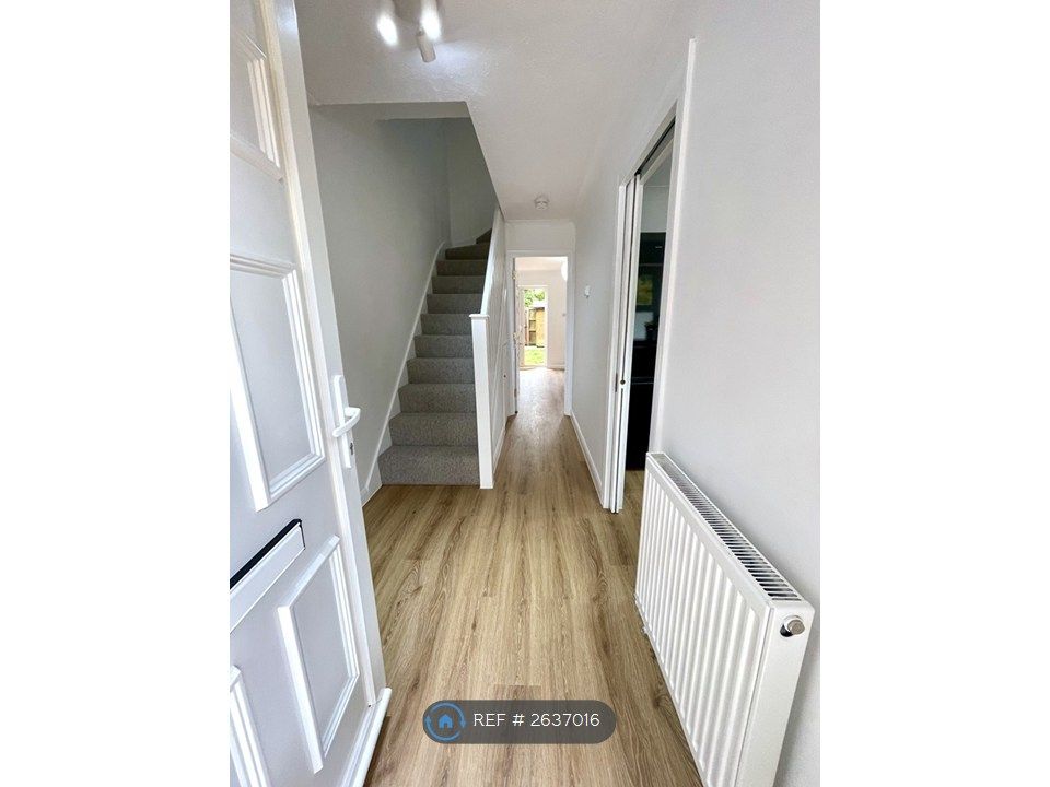 Property photo 1 of 24 Entrance Hall