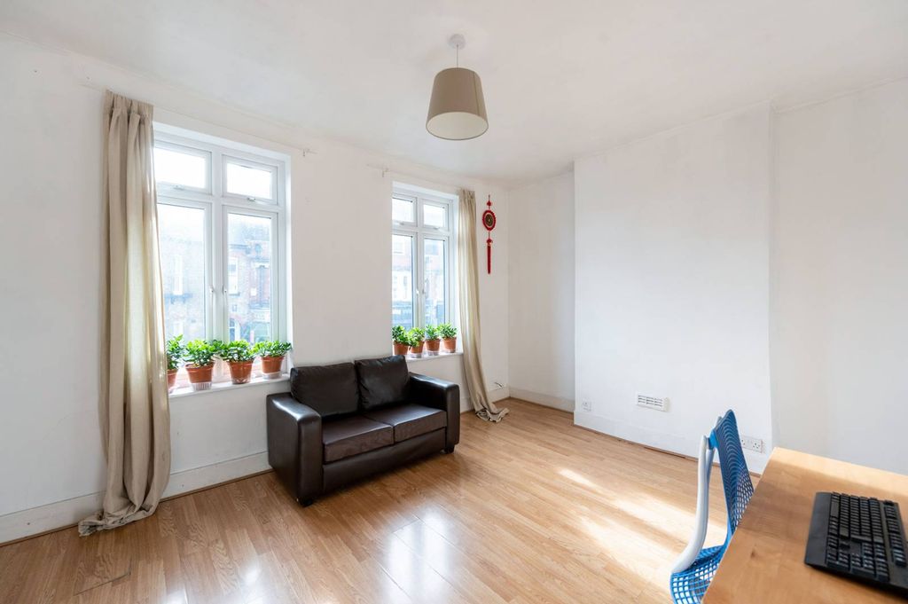 Property photo 2 of 13