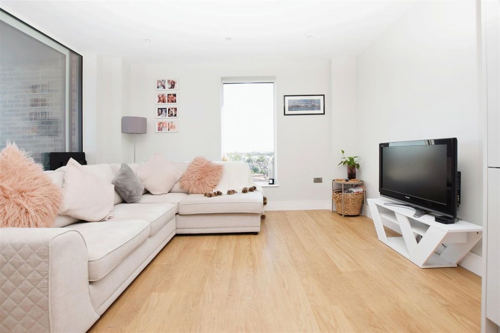 Property photo 2 of 10