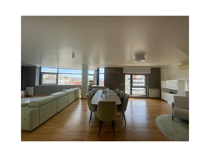 Property photo 2 of 42