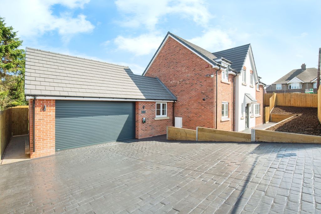 Property photo 1 of 32 8A763d9d-Mw-6713