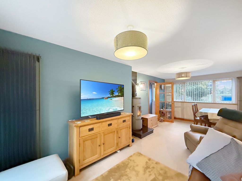 Property photo 3 of 27