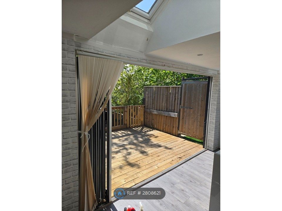 Property photo 1 of 20 Direct Access To Deck From Kitchen