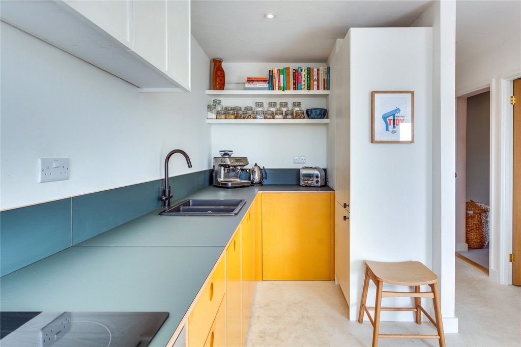 Property photo 3 of 15 Kitchen