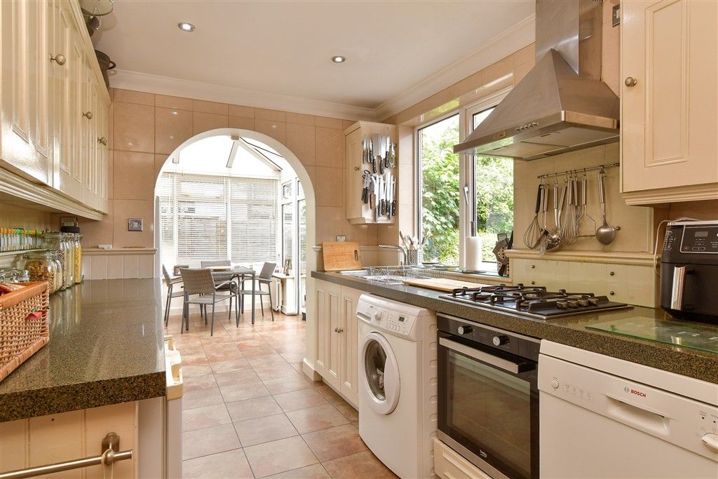 Property photo 3 of 15 Kitchen