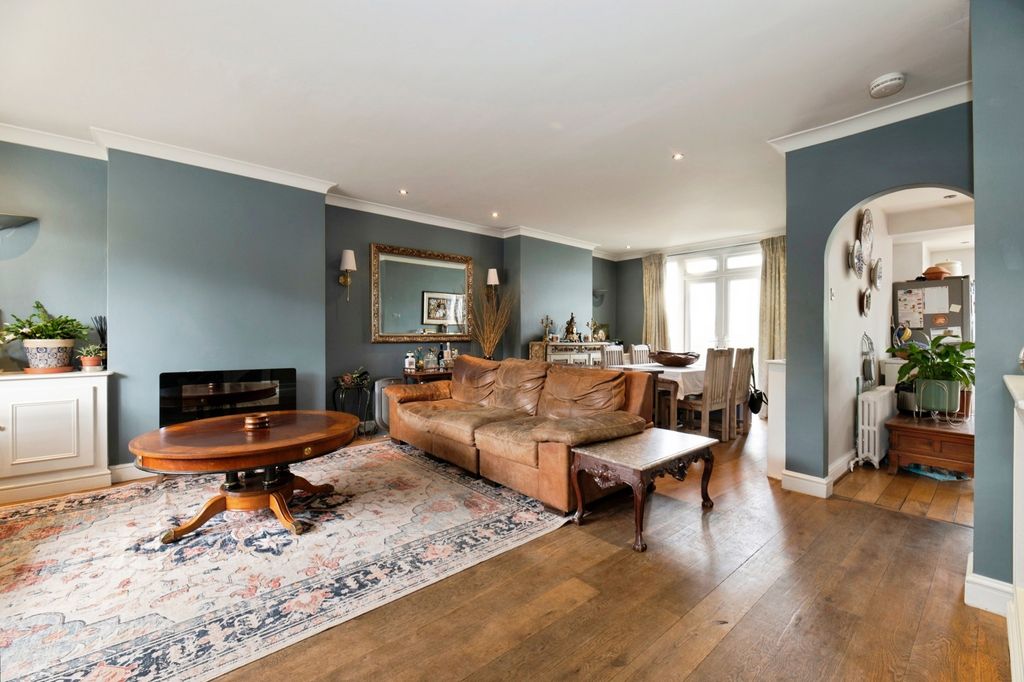 Property photo 3 of 19 Pbox-Img.Jpg