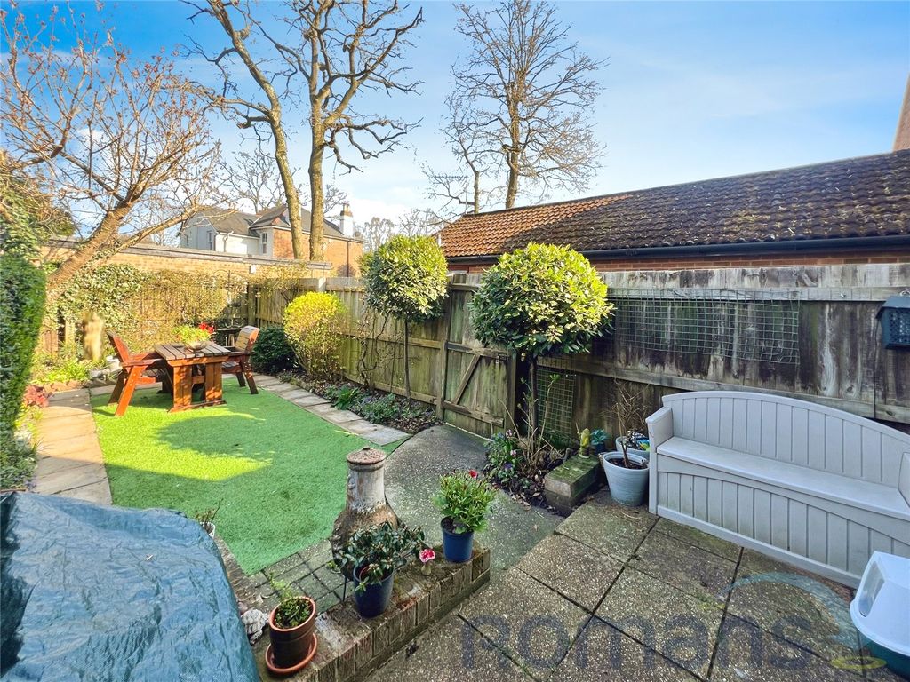 Property photo 1 of 16 Picture No. 09