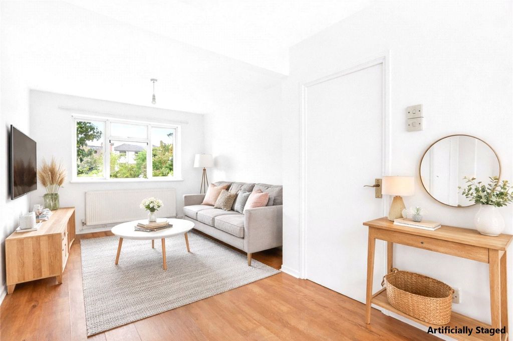 Property photo 1 of 10 Picture No. 24