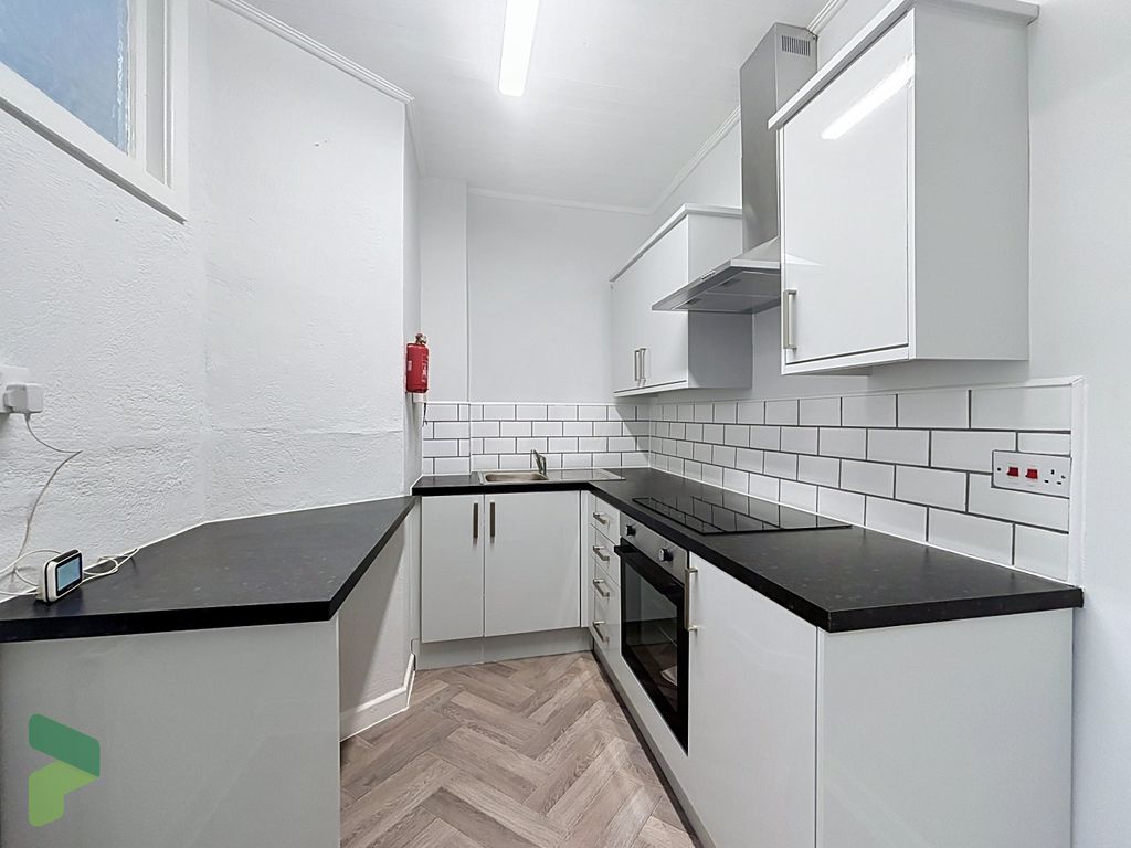 Property photo 1 of 9 Kitchen