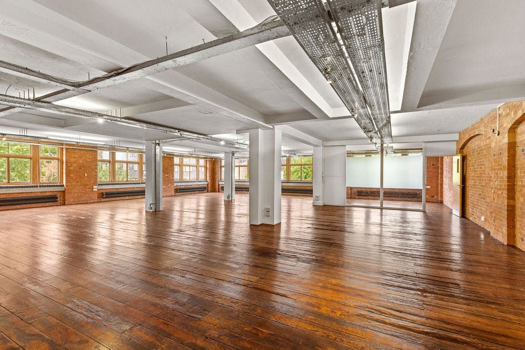 Property photo 3 of 24 Kingslandroad1381.Jpg