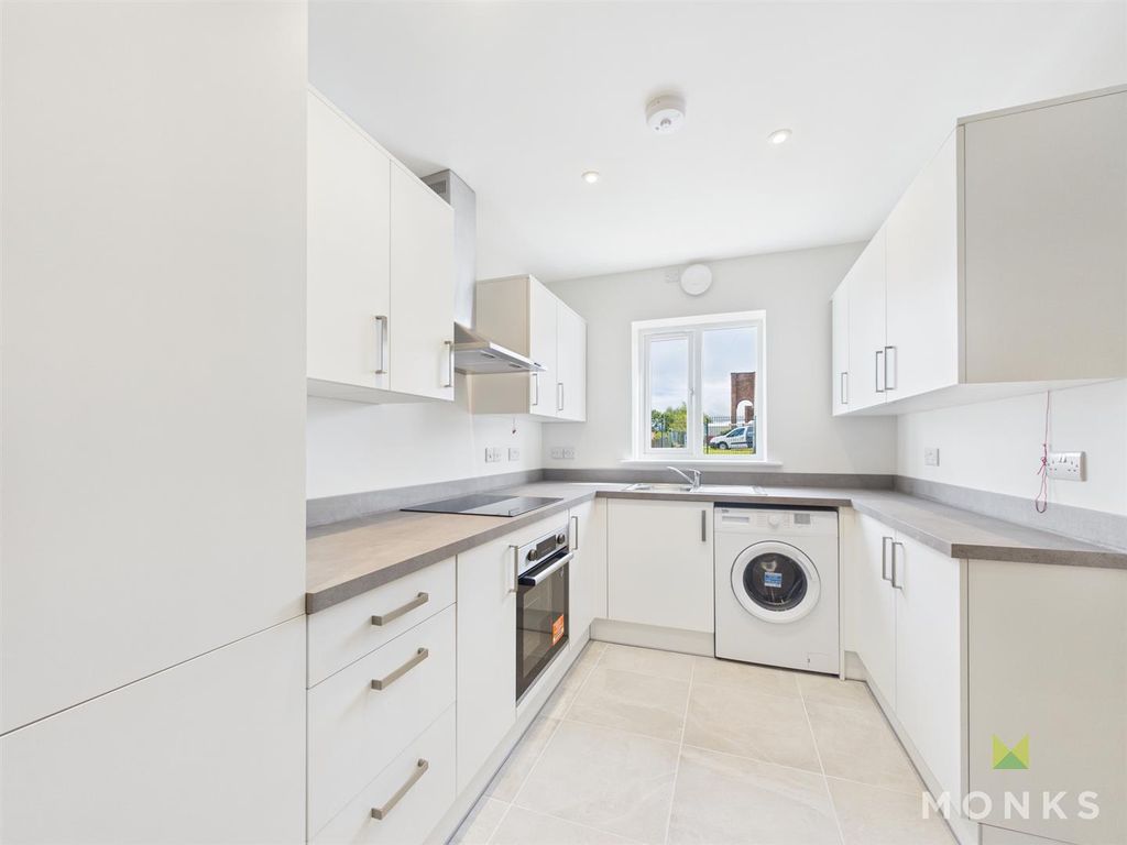 Property photo 3 of 11 Cam01348G0-Pr0740-Still010.Jpg
