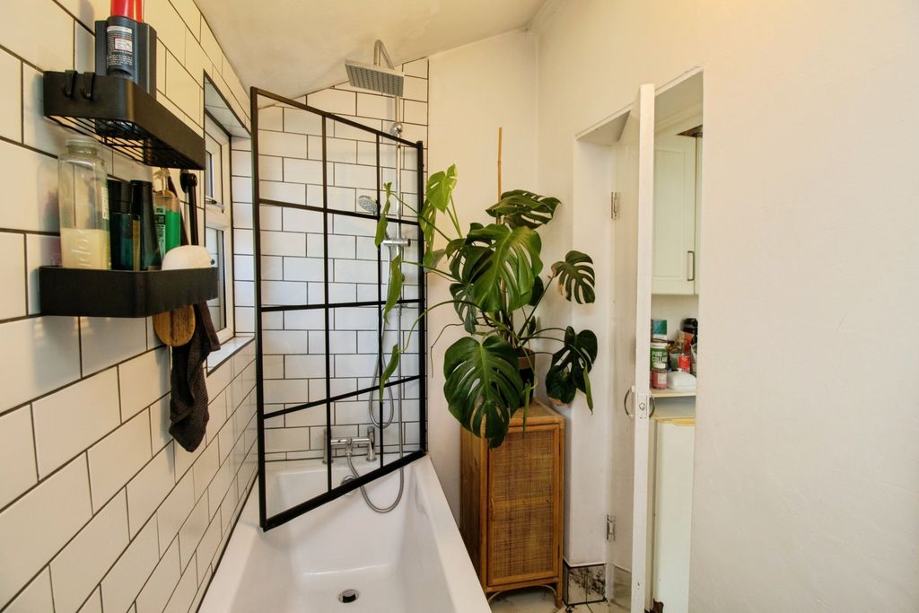 Property photo 2 of 13 Bathroom