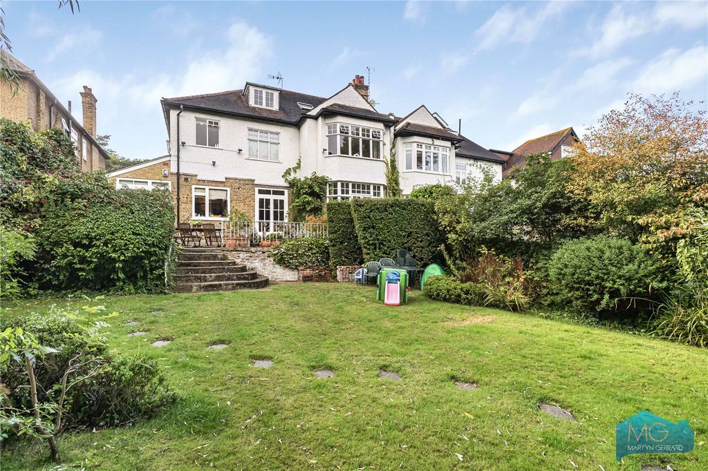 Property photo 2 of 34 Picture No. 69