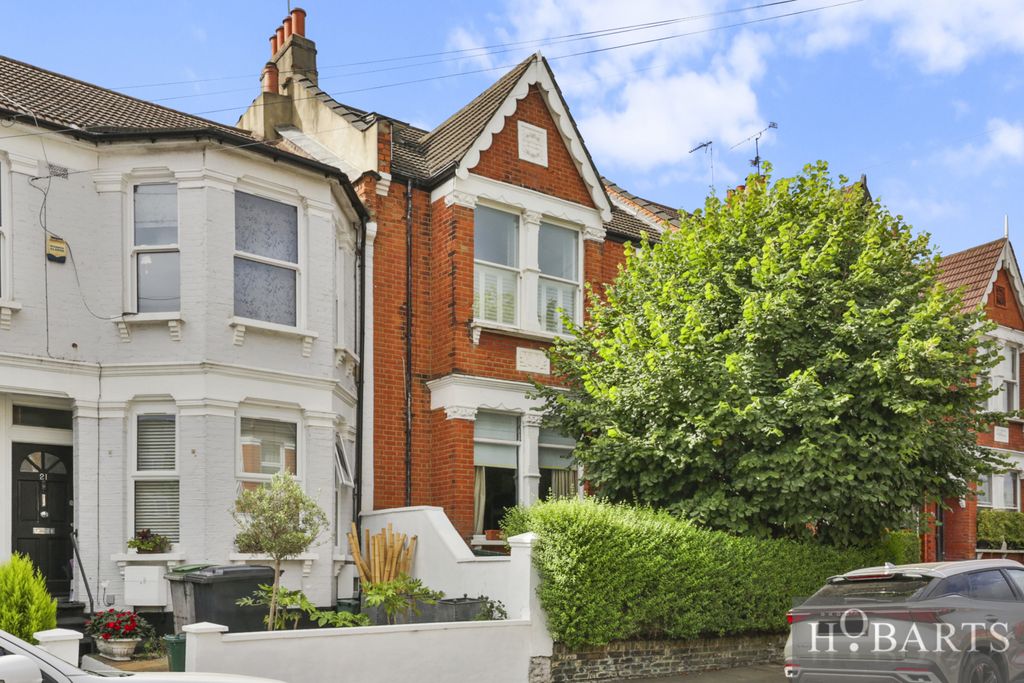 Property photo 1 of 17 4 Bedroom Maisonette For Let