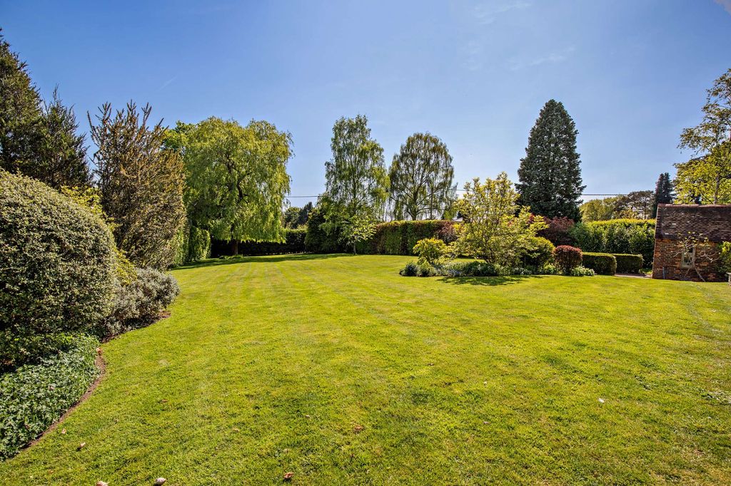 Additional image 13 of 6 bed detached house for saleHewshott Lane, Liphook, Hampshire GU30