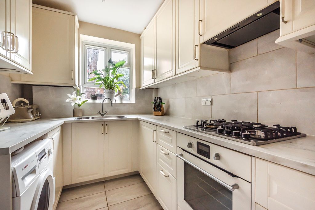 Property photo 2 of 8 Photo 02