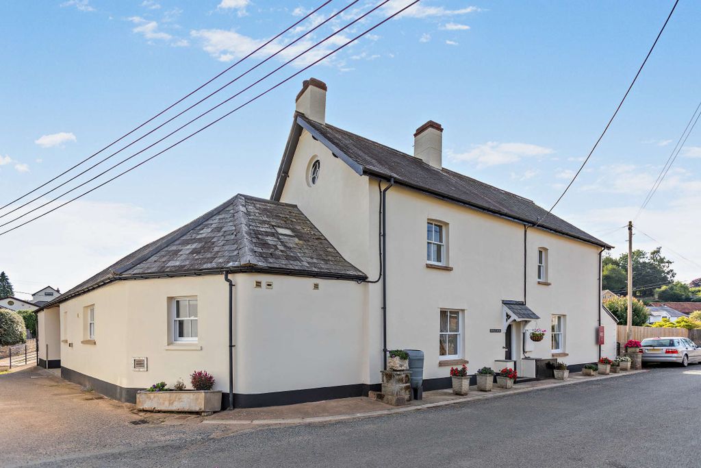 Property photo 1 of 22 Bridge House