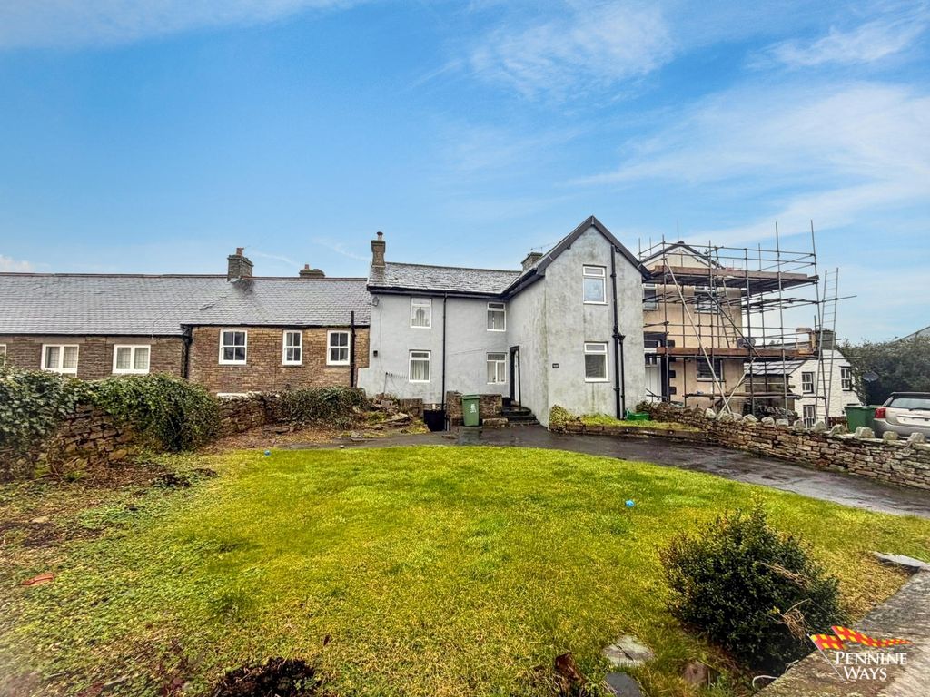 Property photo 1 of 25