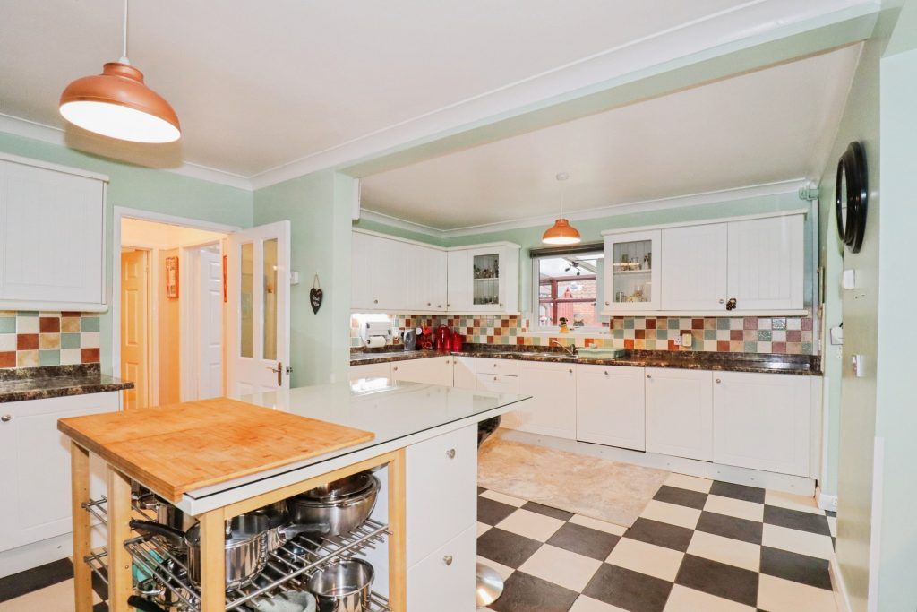 Property photo 3 of 25